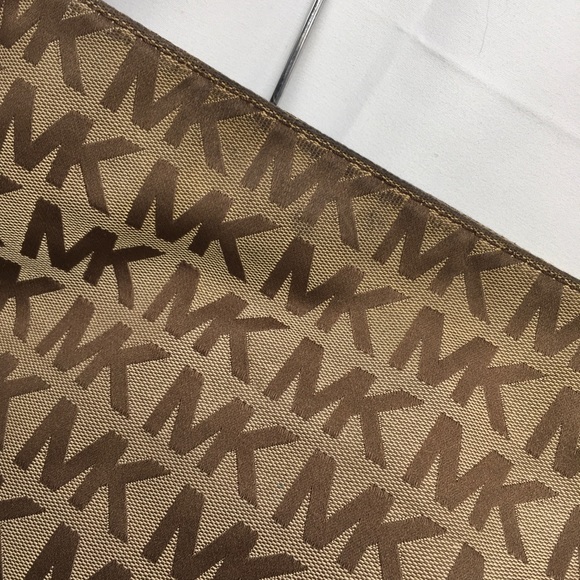 Michael Kors Signature JetSet Chain Tote Handbag 2Way Carry North/South - Picture 2 of 13